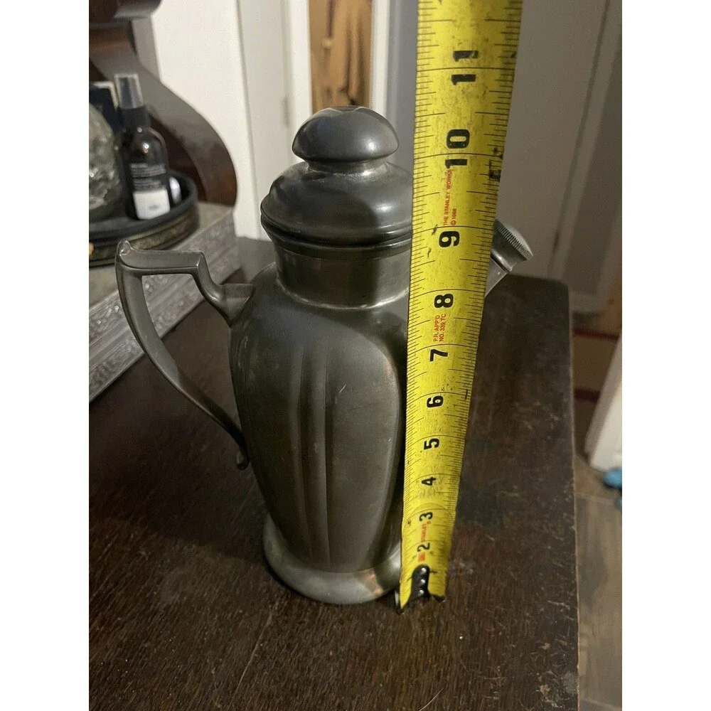 VINTAGE PILGRIM PEWTER PITCHER 3 PINT 2334 LIDDED SCREW SPOUT CAP APPRX: 10”T
